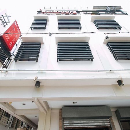 Отель Reddoorz Near Pasay Taft Экстерьер фото