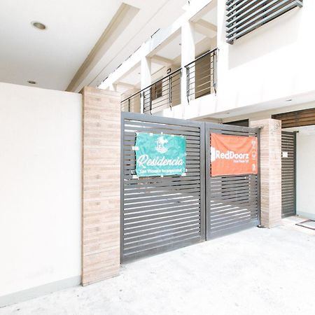 Отель Reddoorz Near Pasay Taft Экстерьер фото