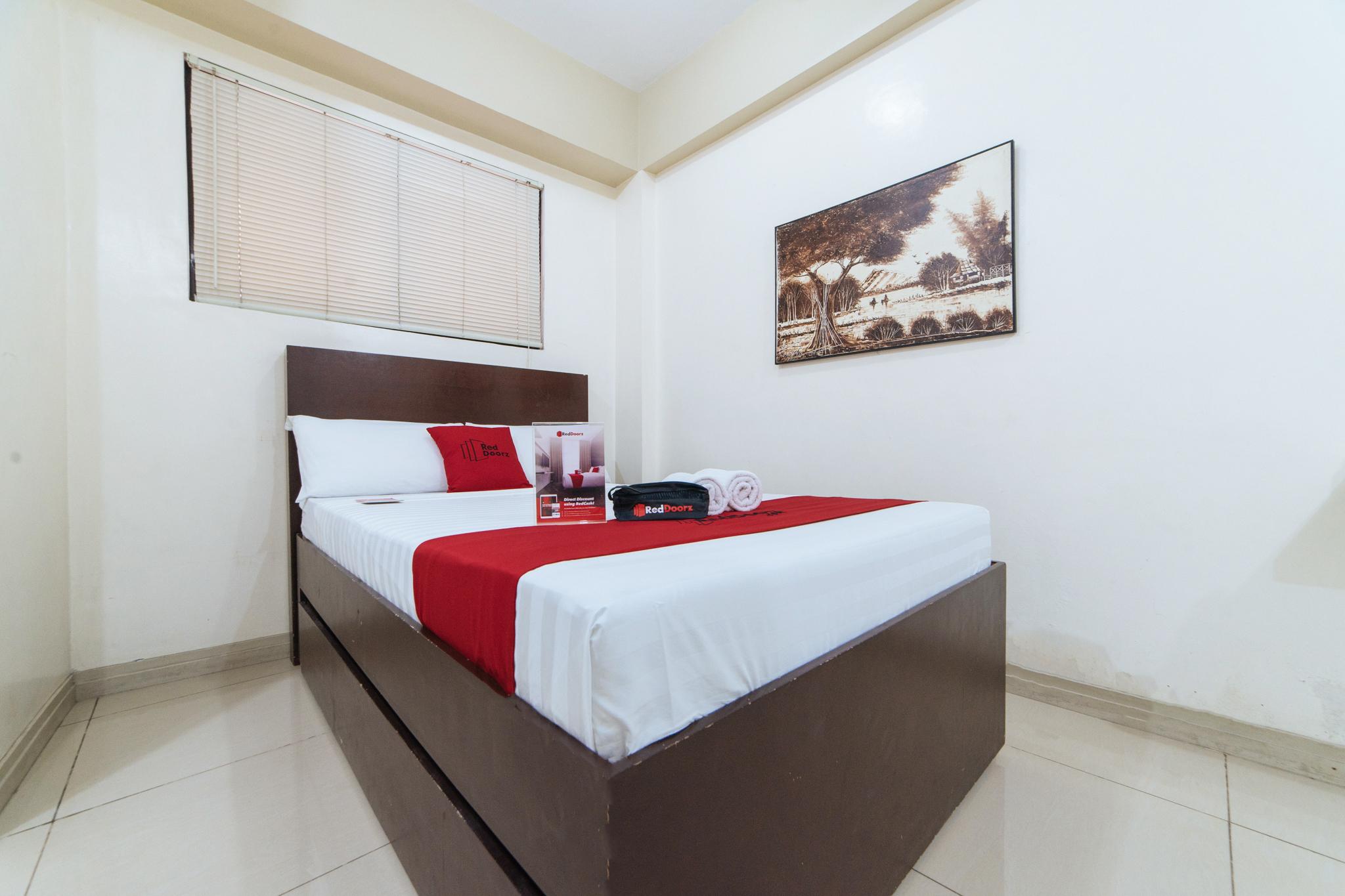 Отель Reddoorz Near Pasay Taft Экстерьер фото