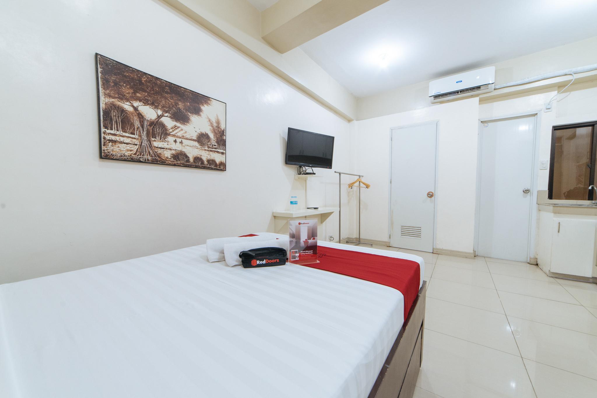 Отель Reddoorz Near Pasay Taft Экстерьер фото