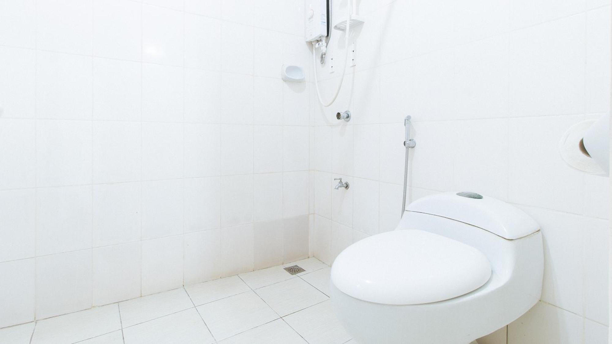 Отель Reddoorz Near Pasay Taft Экстерьер фото