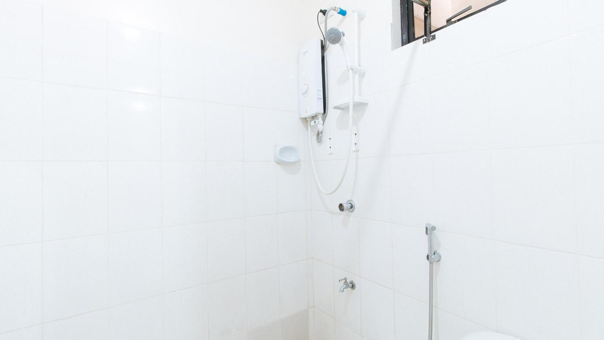 Отель Reddoorz Near Pasay Taft Экстерьер фото