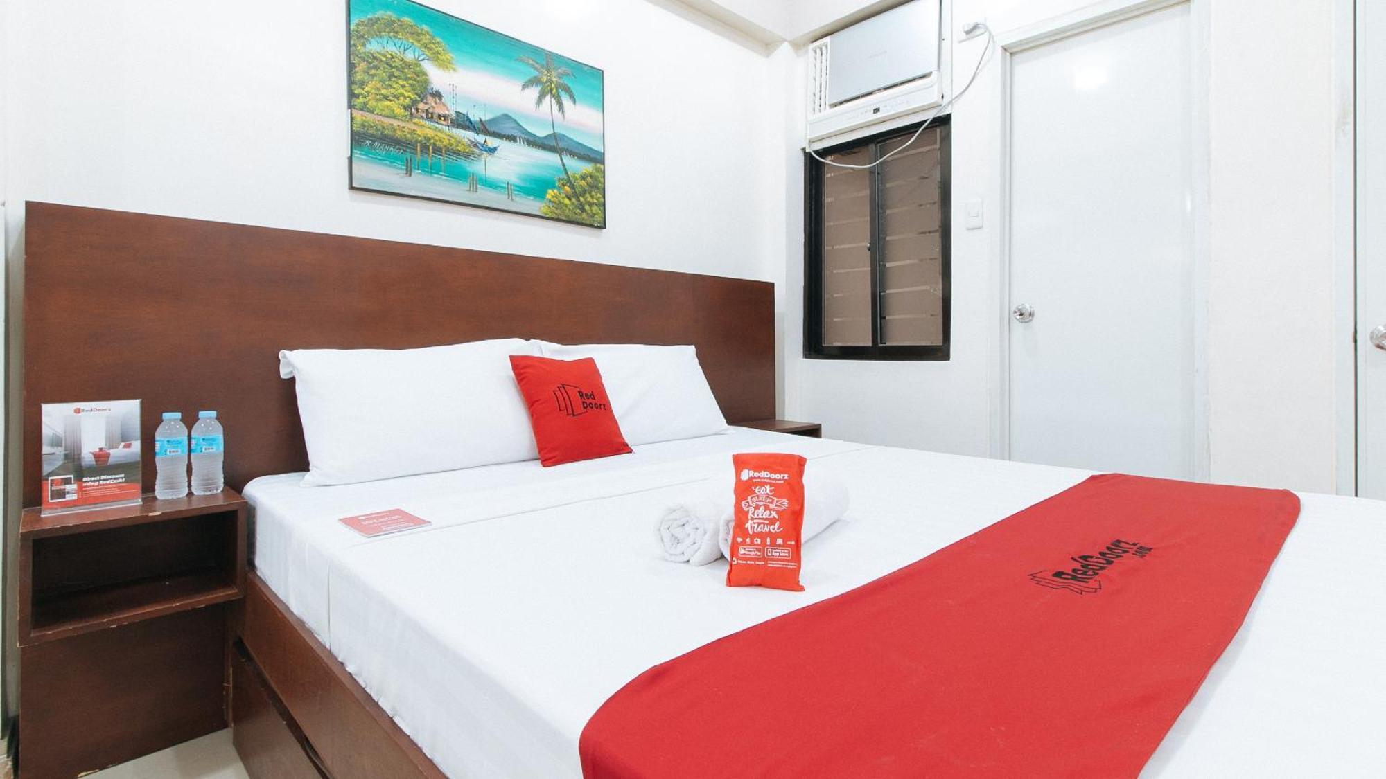 Отель Reddoorz Near Pasay Taft Экстерьер фото
