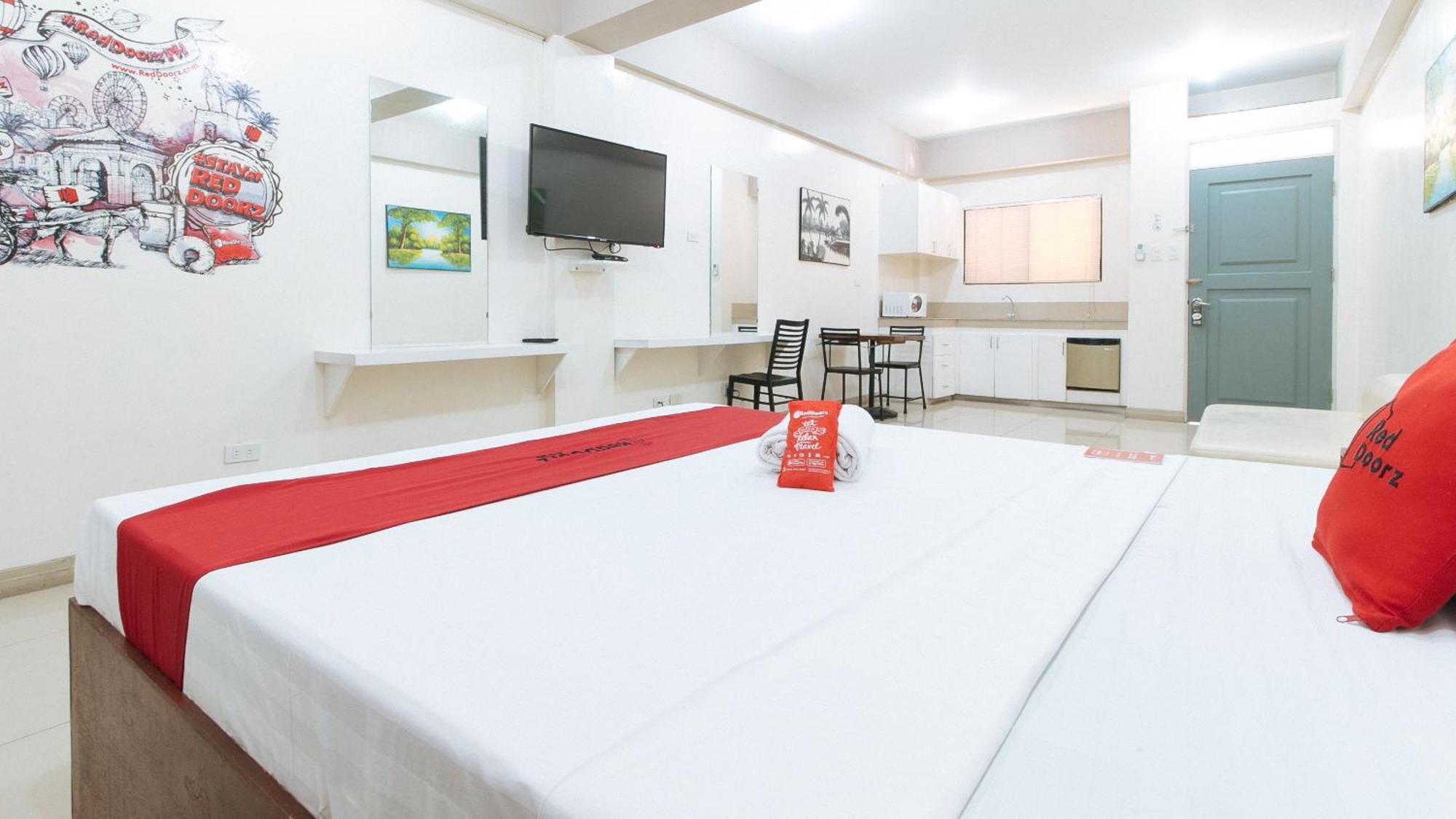 Отель Reddoorz Near Pasay Taft Экстерьер фото