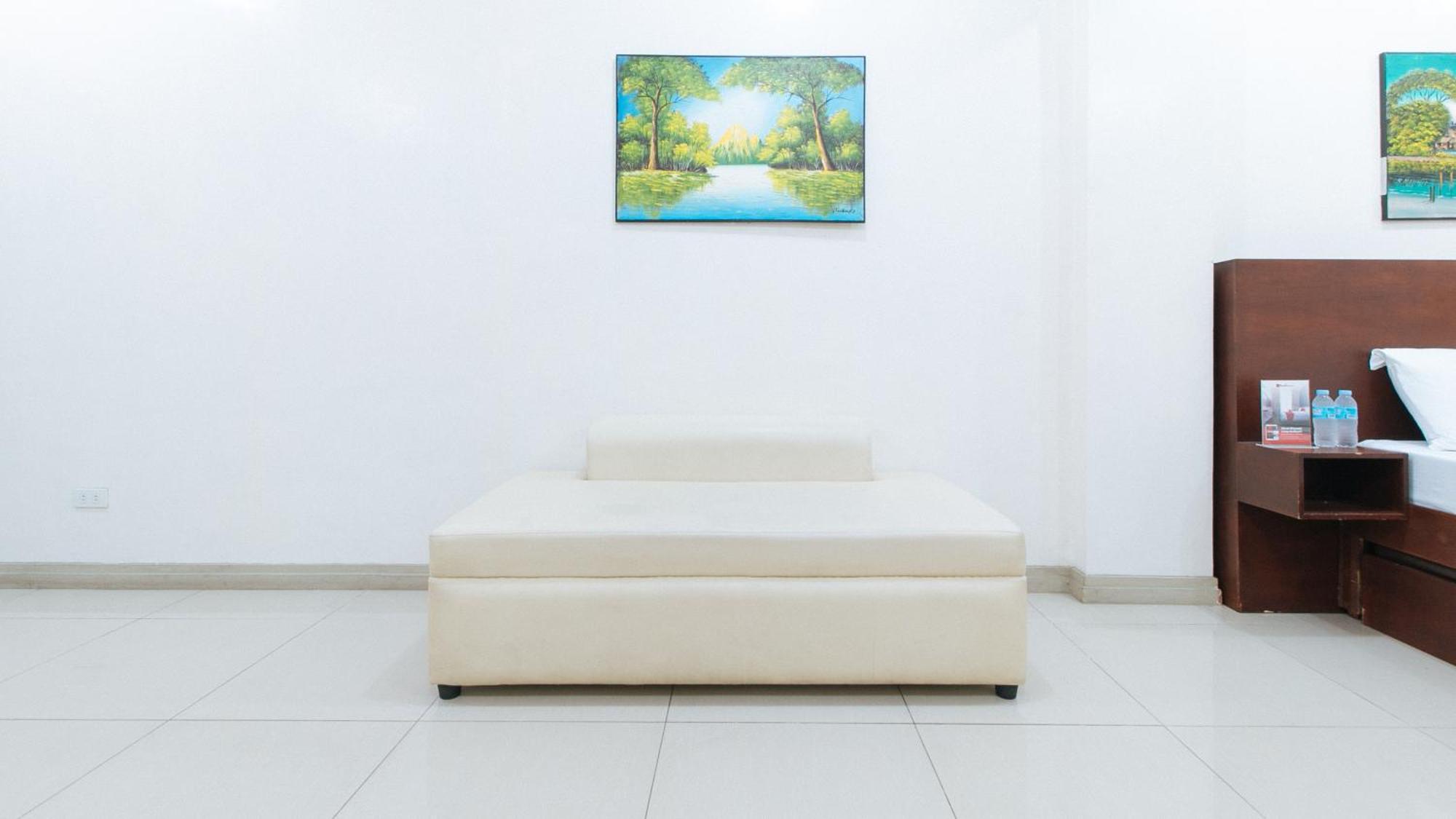 Отель Reddoorz Near Pasay Taft Экстерьер фото