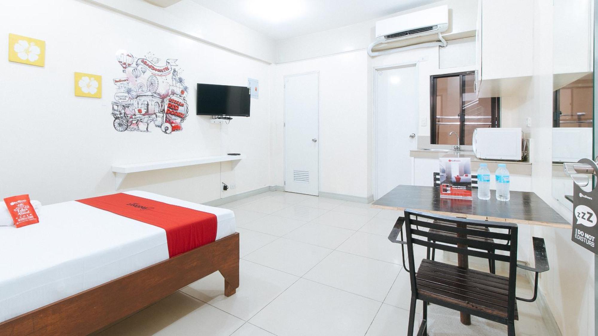 Отель Reddoorz Near Pasay Taft Экстерьер фото