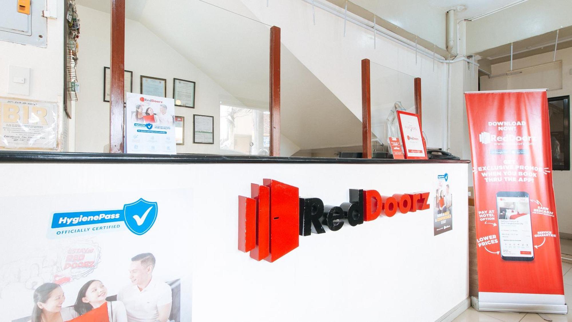 Отель Reddoorz Near Pasay Taft Экстерьер фото