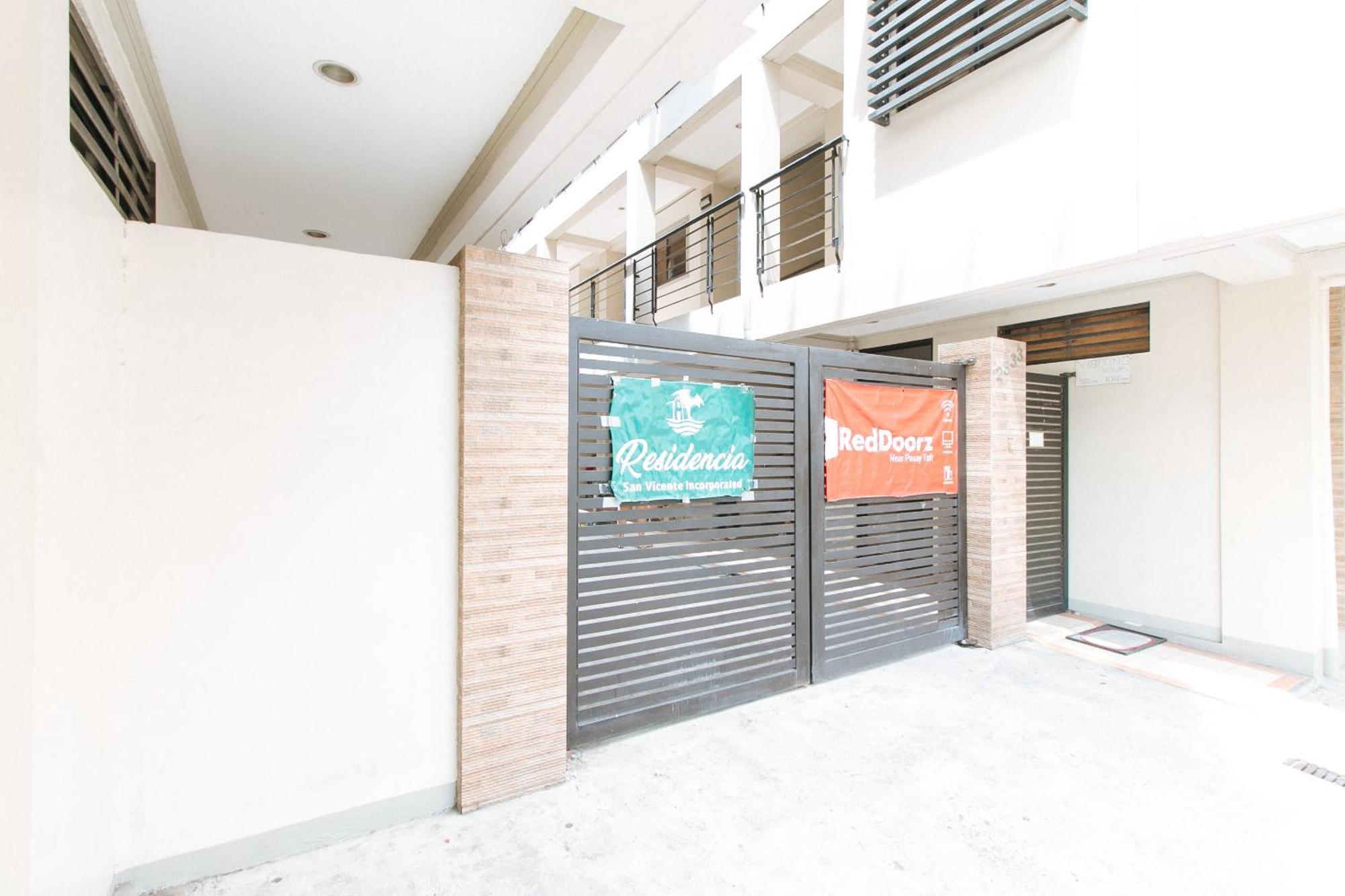 Отель Reddoorz Near Pasay Taft Экстерьер фото