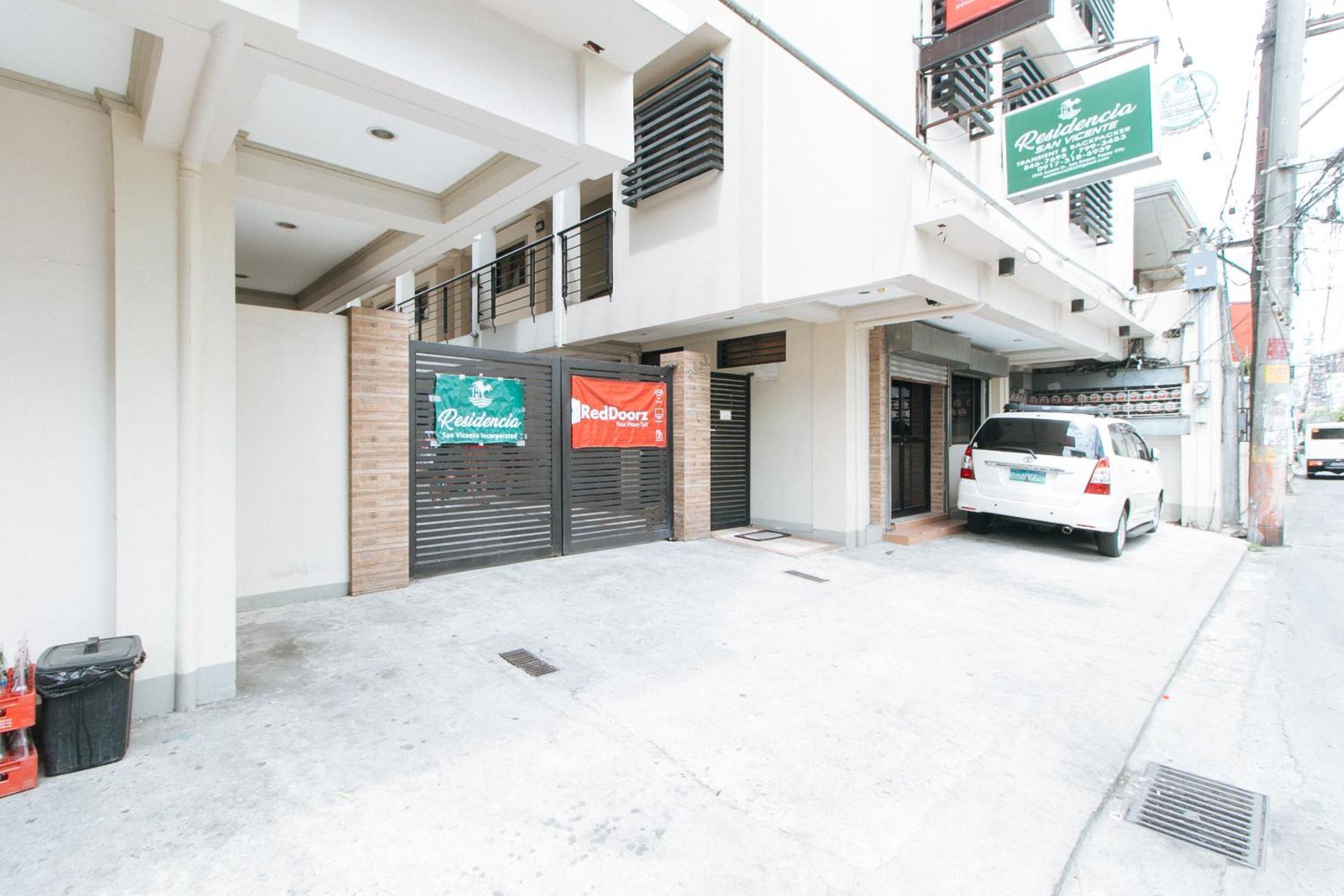 Отель Reddoorz Near Pasay Taft Экстерьер фото