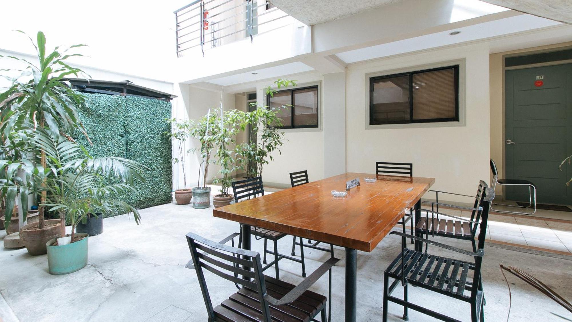 Отель Reddoorz Near Pasay Taft Экстерьер фото