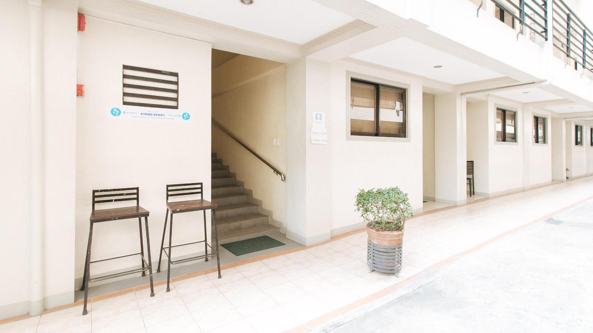 Отель Reddoorz Near Pasay Taft Экстерьер фото