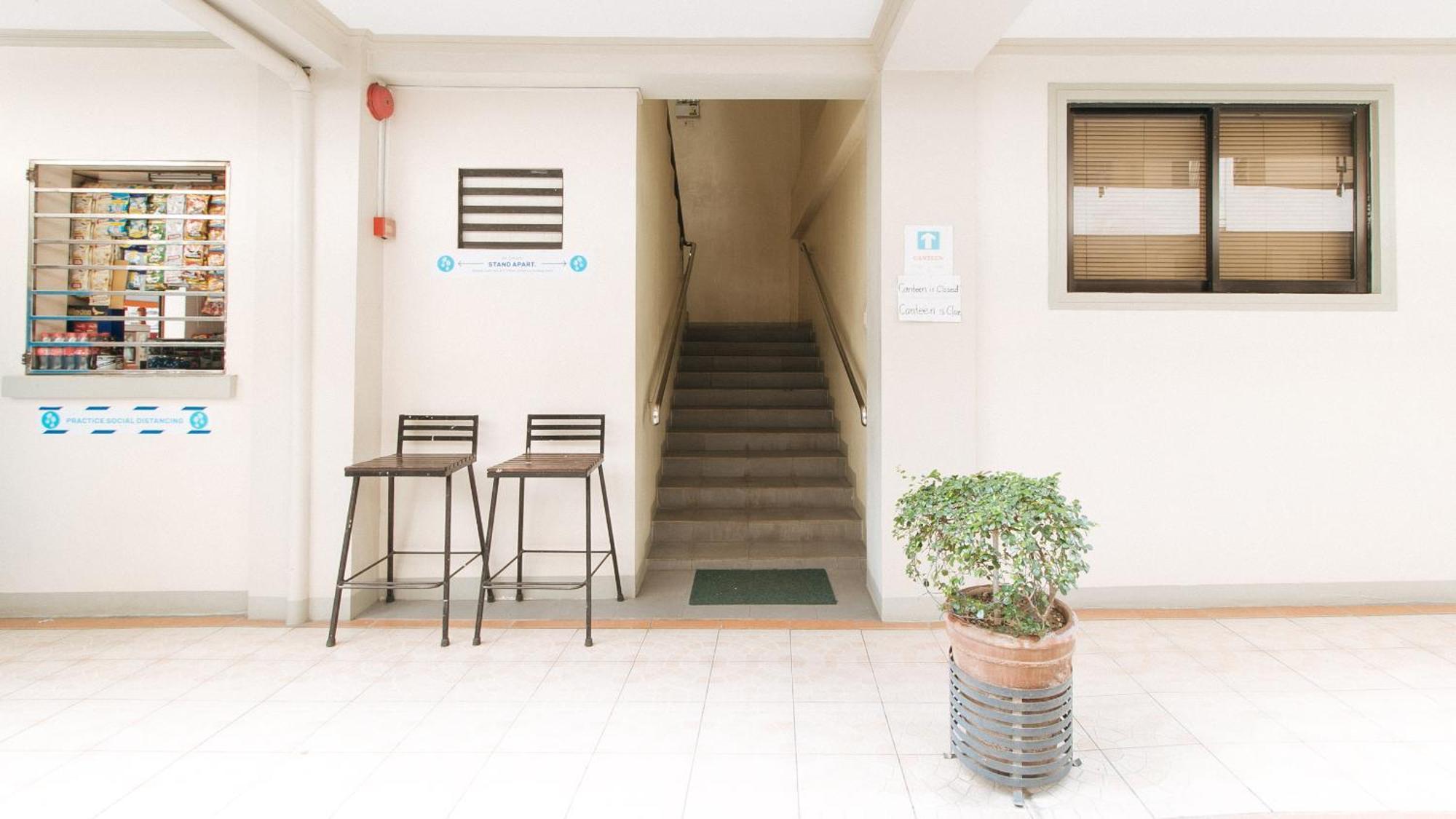 Отель Reddoorz Near Pasay Taft Экстерьер фото