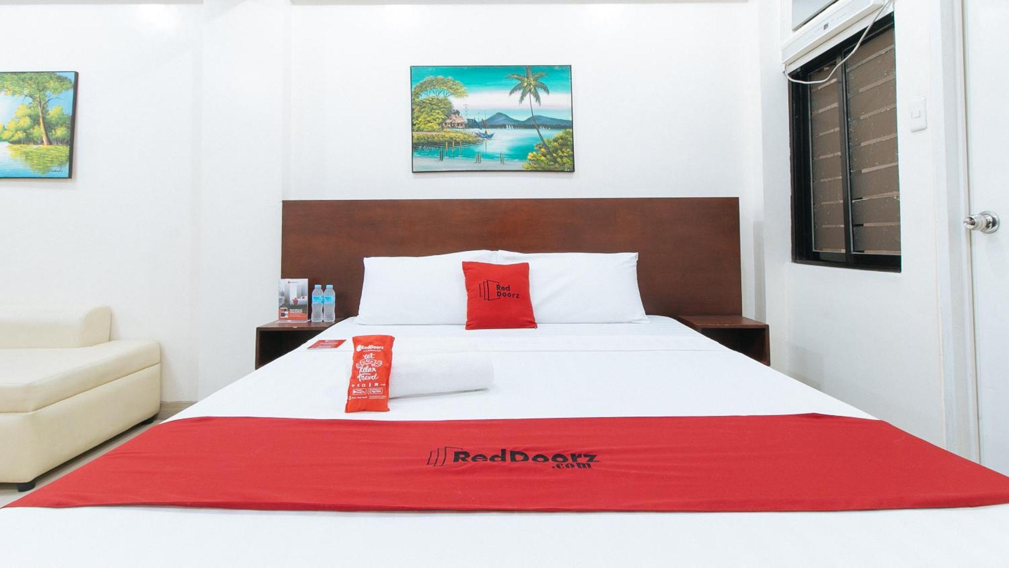 Отель Reddoorz Near Pasay Taft Экстерьер фото